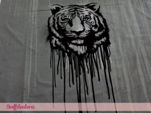 Stretchjersey „Urban Jungle – Wild Tiger“ grau – Panel