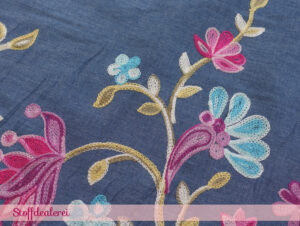 Jeans „Blumenranken“ Bordürenstickerei pink